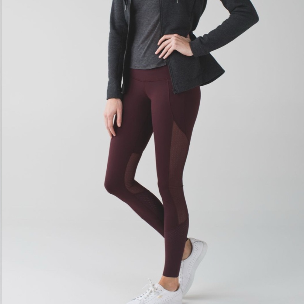 Lululemon Barre Star Pant *Full-On Luon
Bordeaux Drama